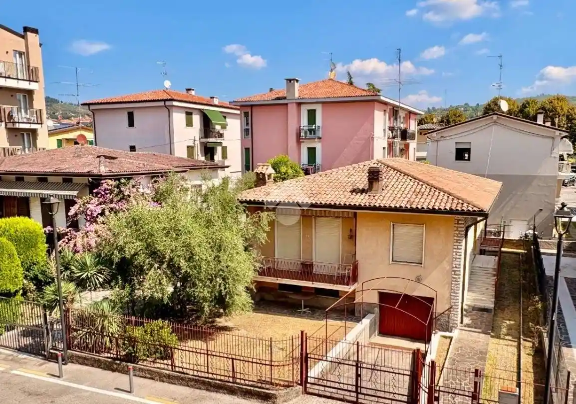 Villa in vendita a Bardolino