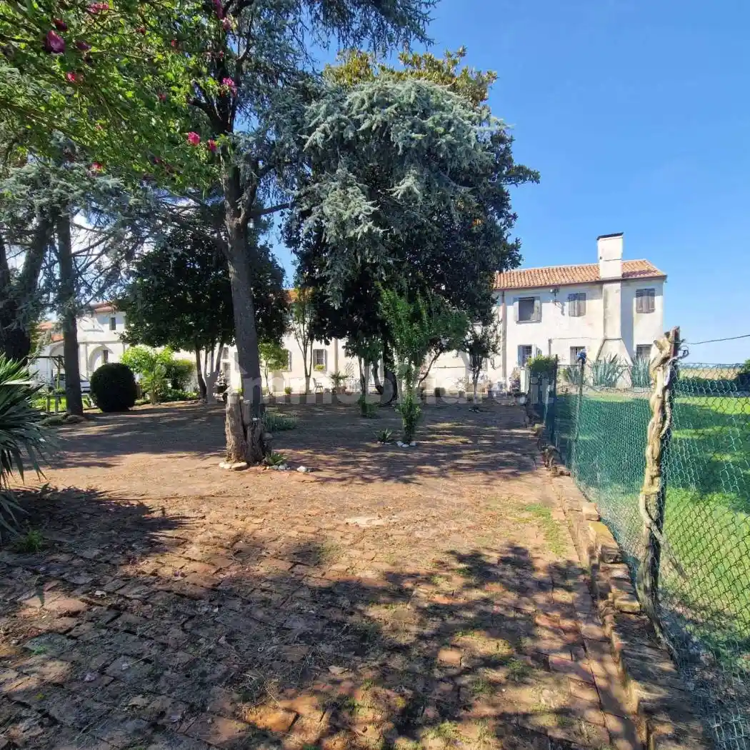 Rustico - Casale in vendita a Ceregnano