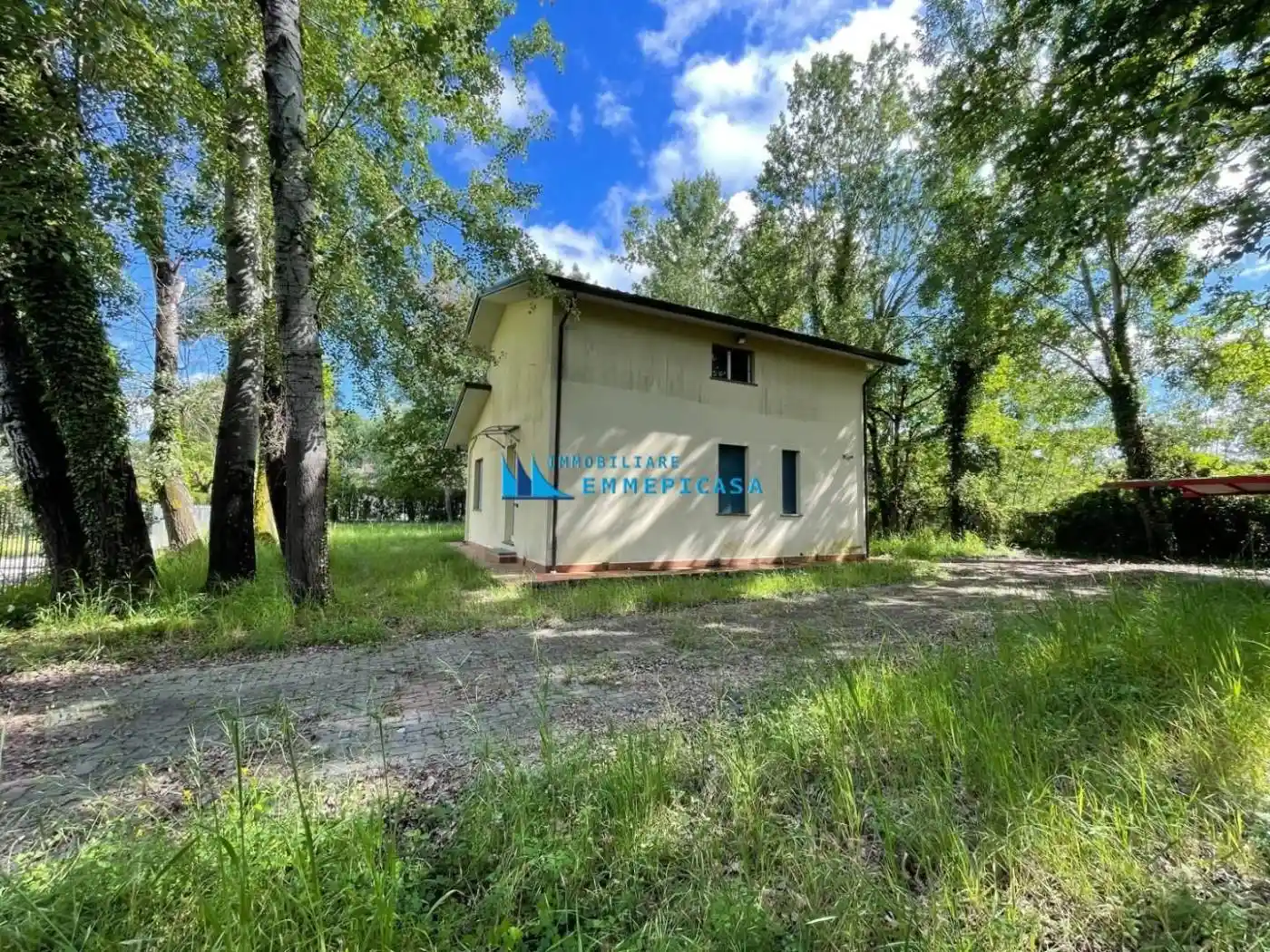 Casa indipendente in vendita a Massa