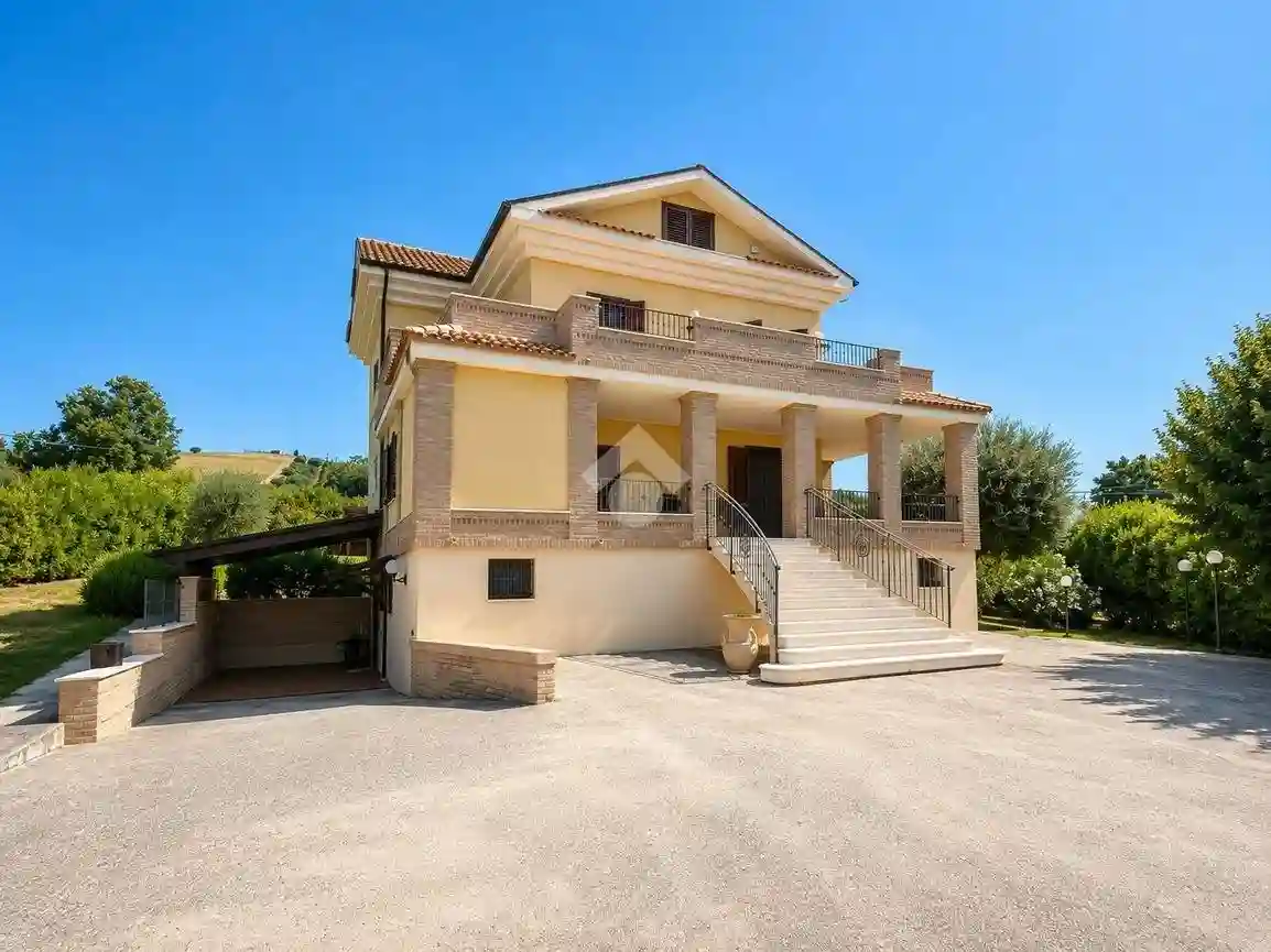 Villa - foto 2
