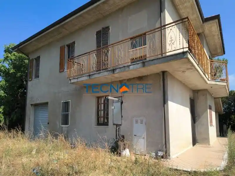 Villa in vendita a Monsampolo del Tronto