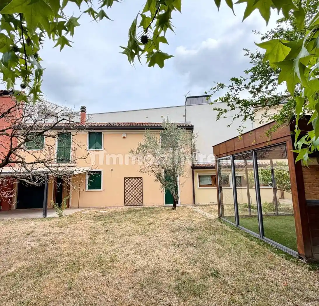Villa in affitto a Padova