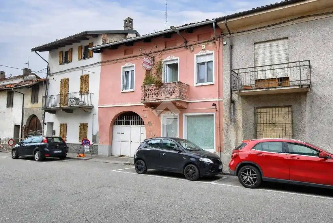 Casa indipendente in vendita a Borgo d'Ale