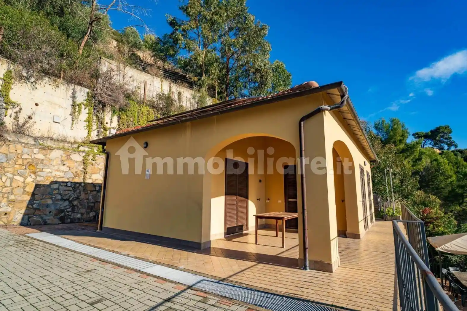 Villa in vendita a Cipressa