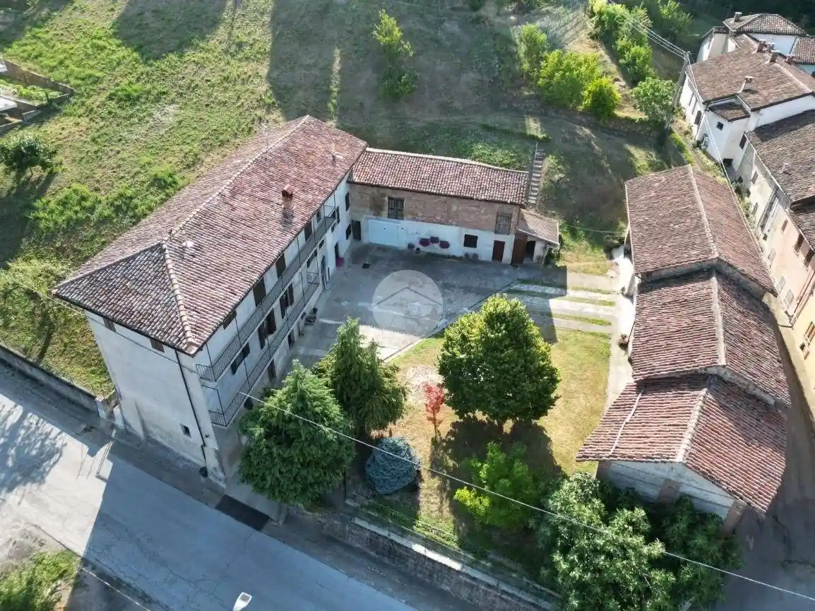 Rustico - Casale in vendita a Novello