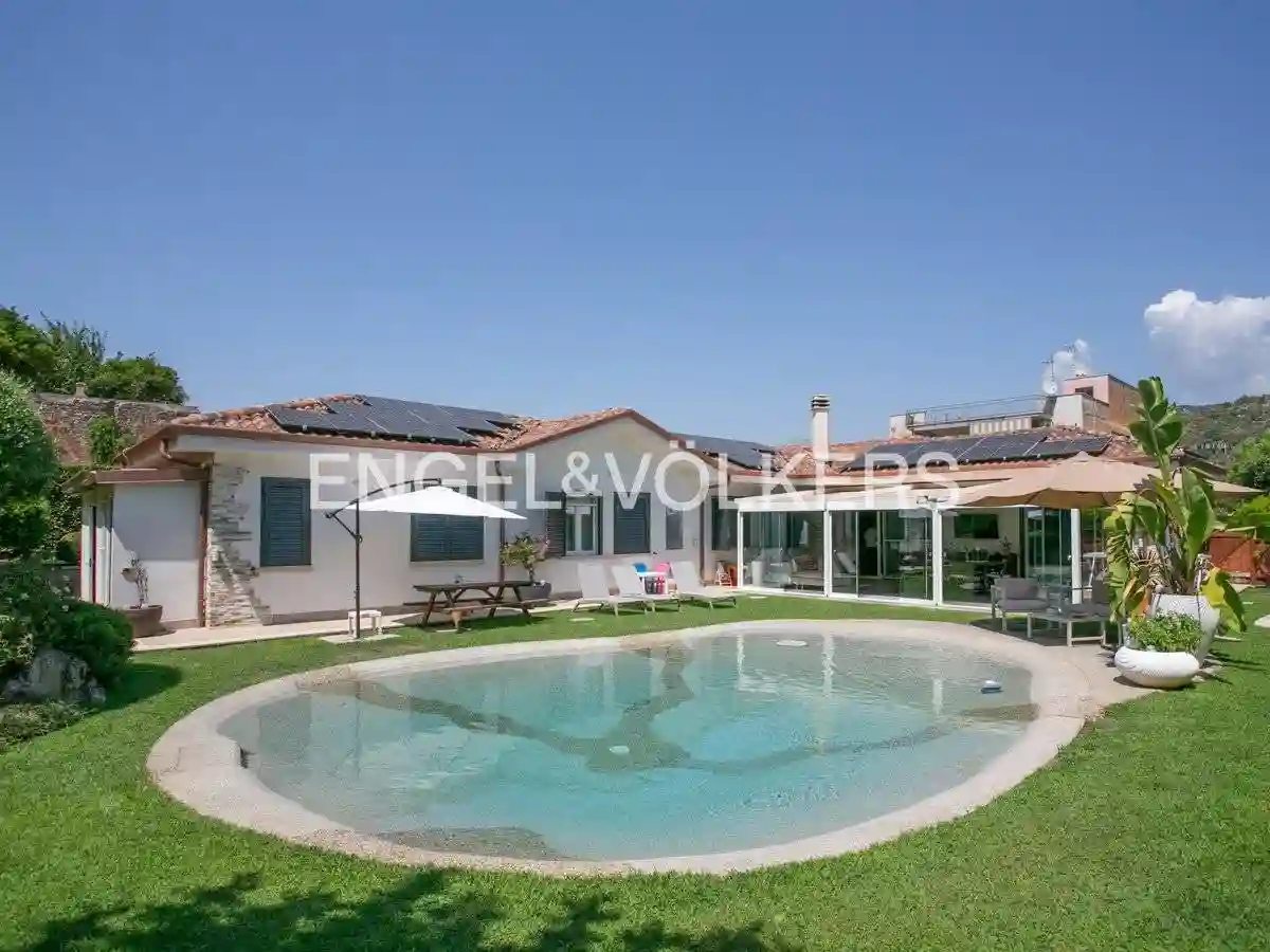 Villa - foto 2