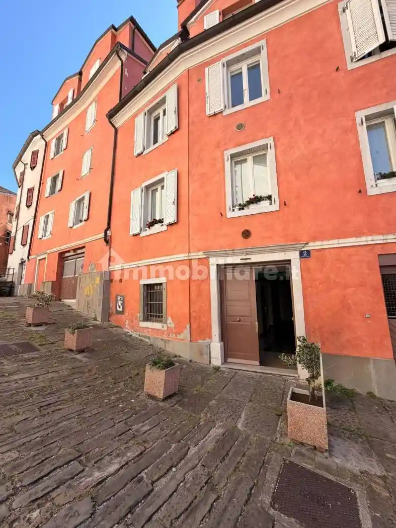 Appartamento in vendita a Trieste