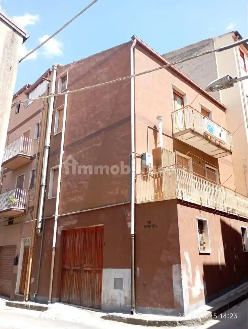 Casa indipendente in vendita a Leonforte
