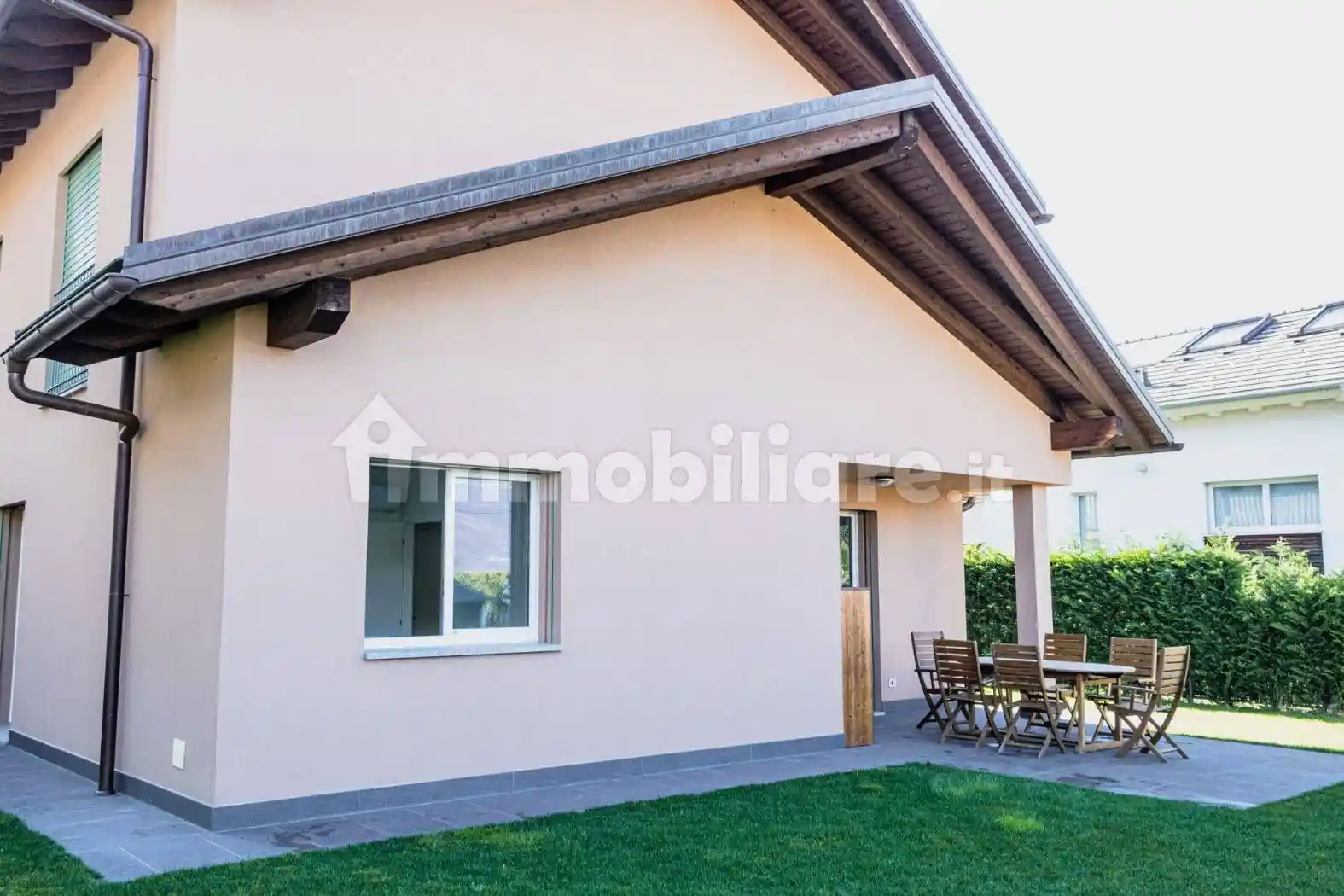 Appartamento in affitto a Colico