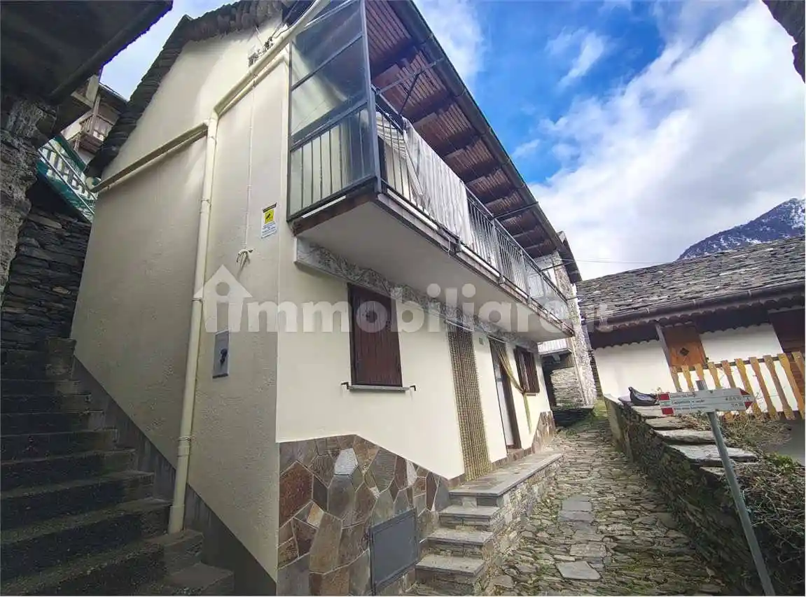 Casa indipendente in vendita a Cossogno