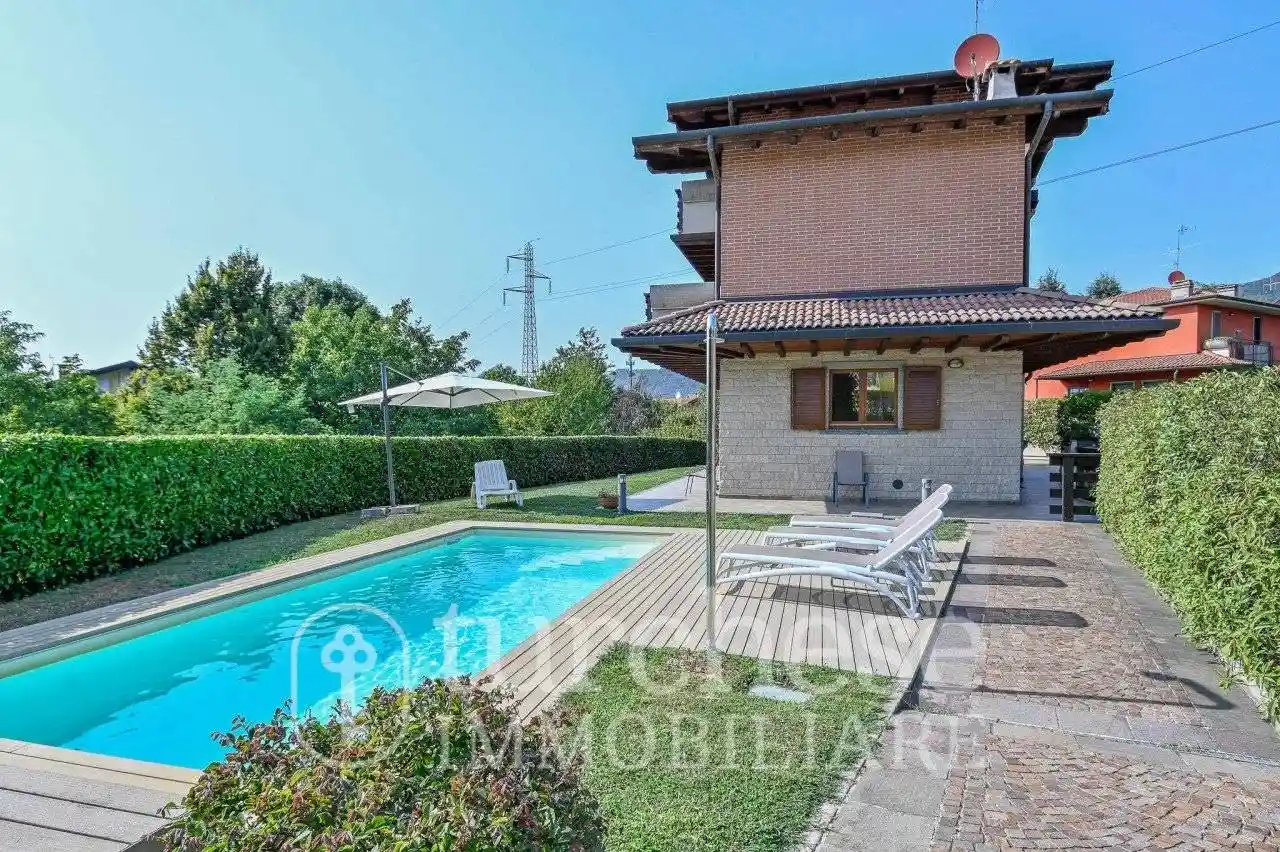 Villa in vendita a Ponteranica