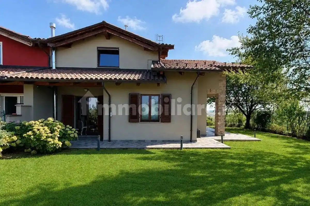 Villa in vendita a Trezzo Tinella
