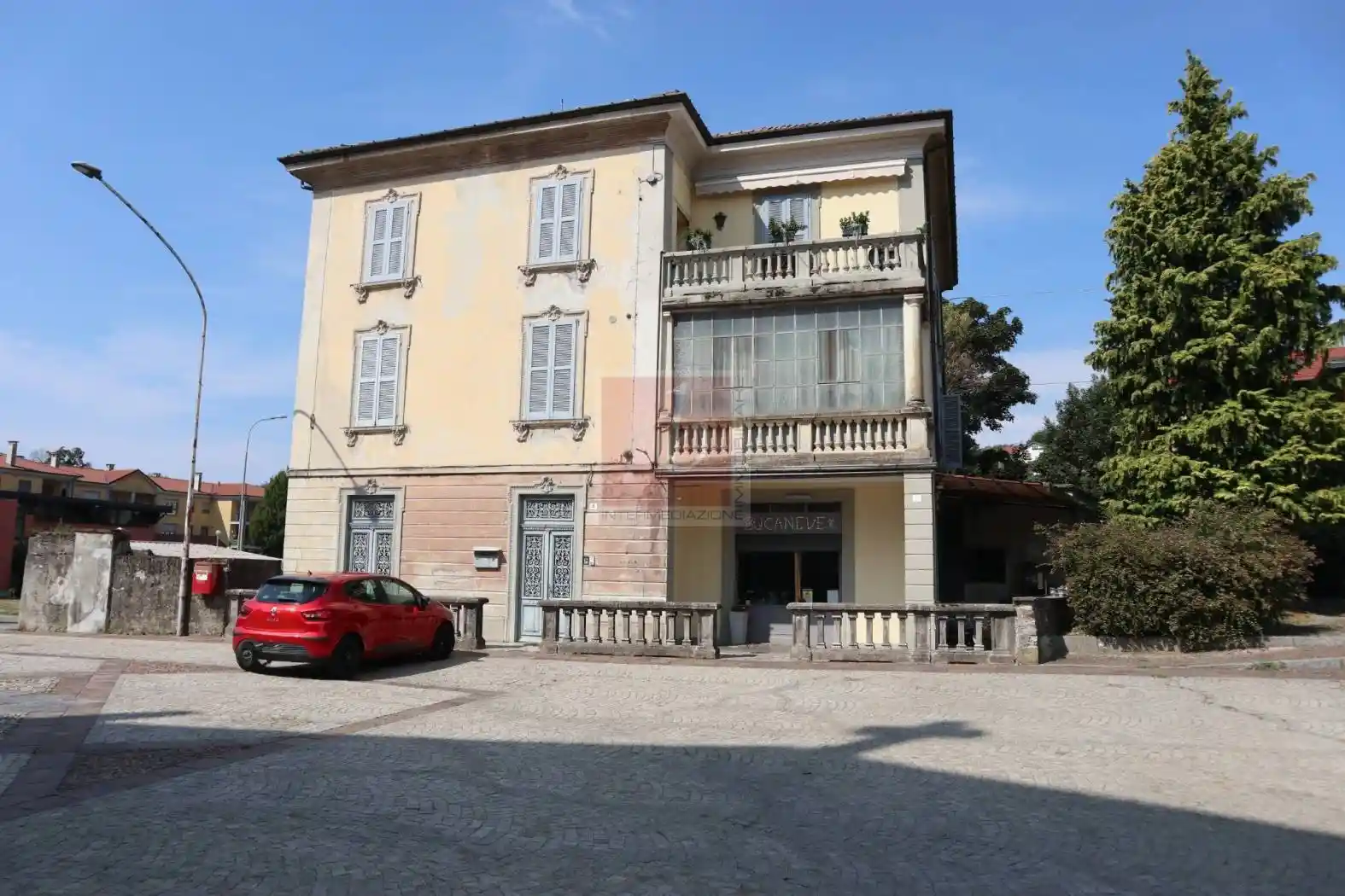 Appartamento in vendita a Laveno-Mombello