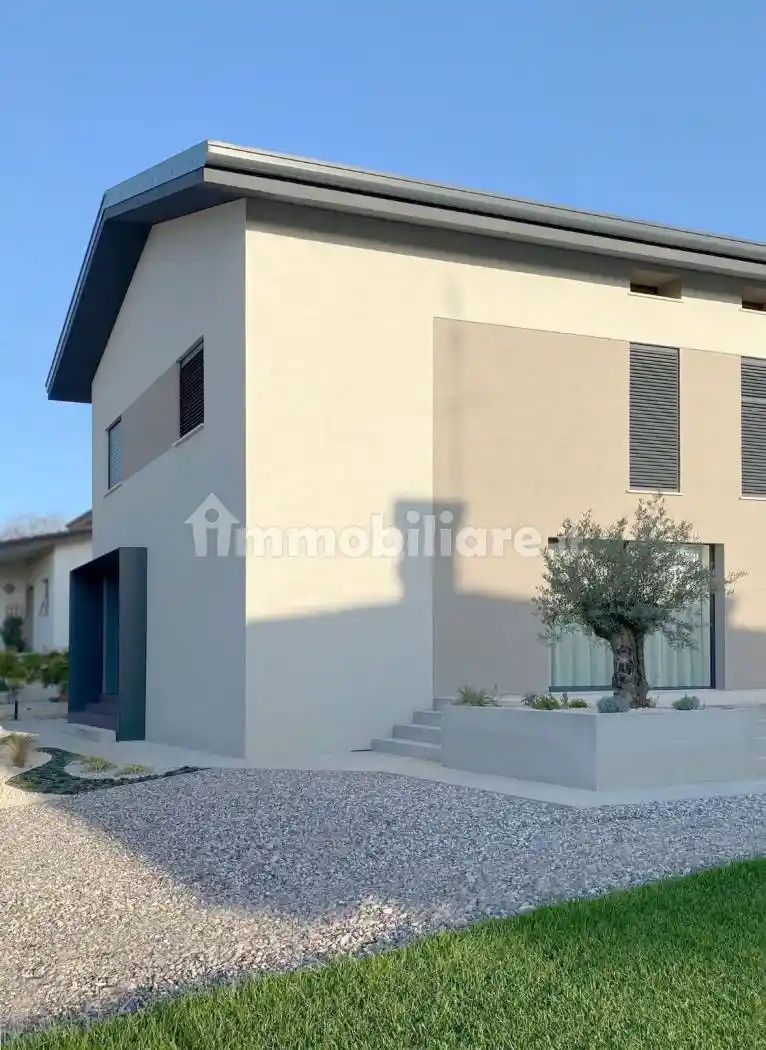 Villa in vendita a Pordenone