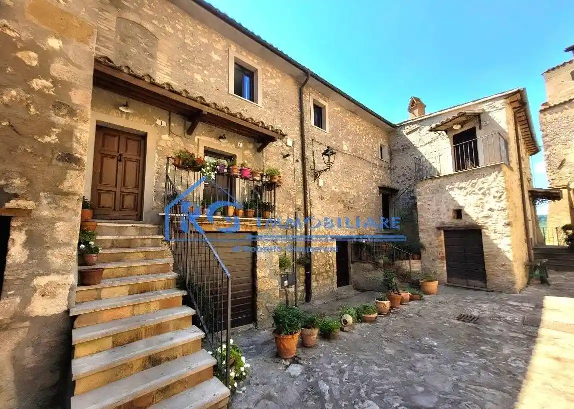 Appartamento in vendita a Castiglione in Teverina