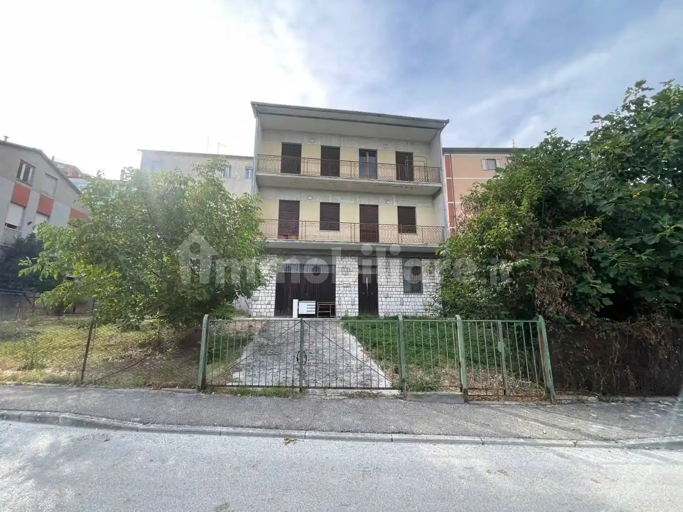 Palazzo - Edificio in vendita a Montefano