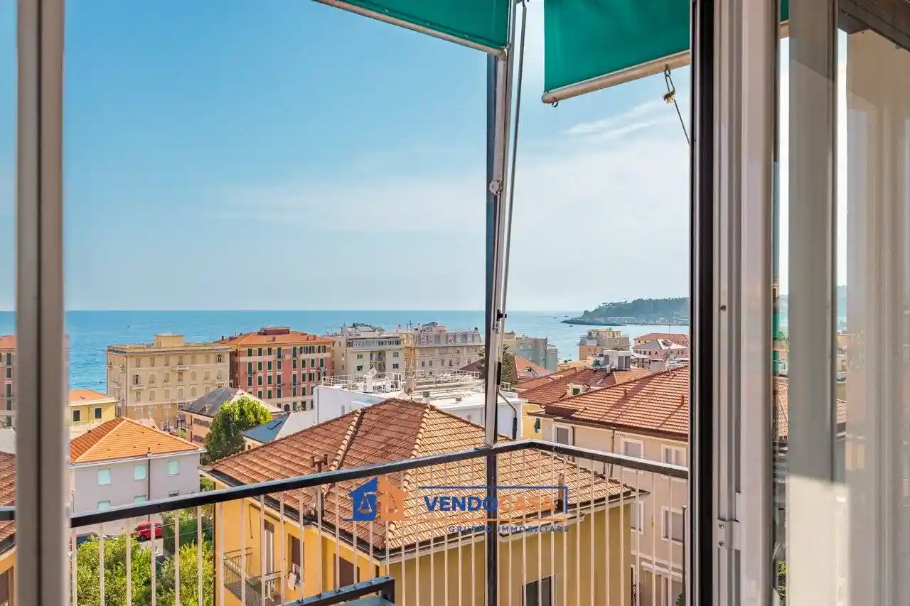 Appartamento in vendita a Varazze