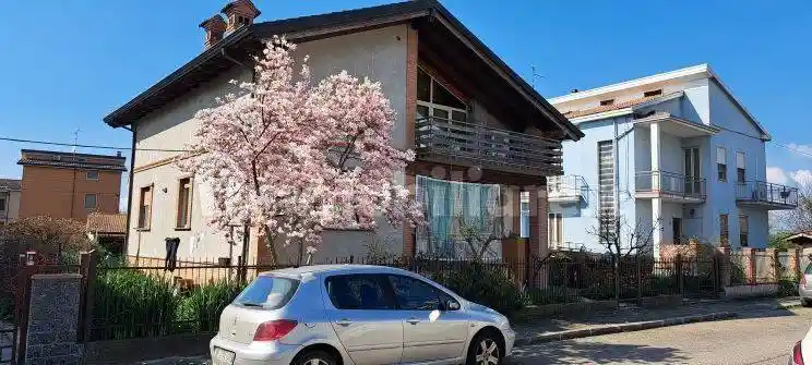 Villa in vendita a Piacenza