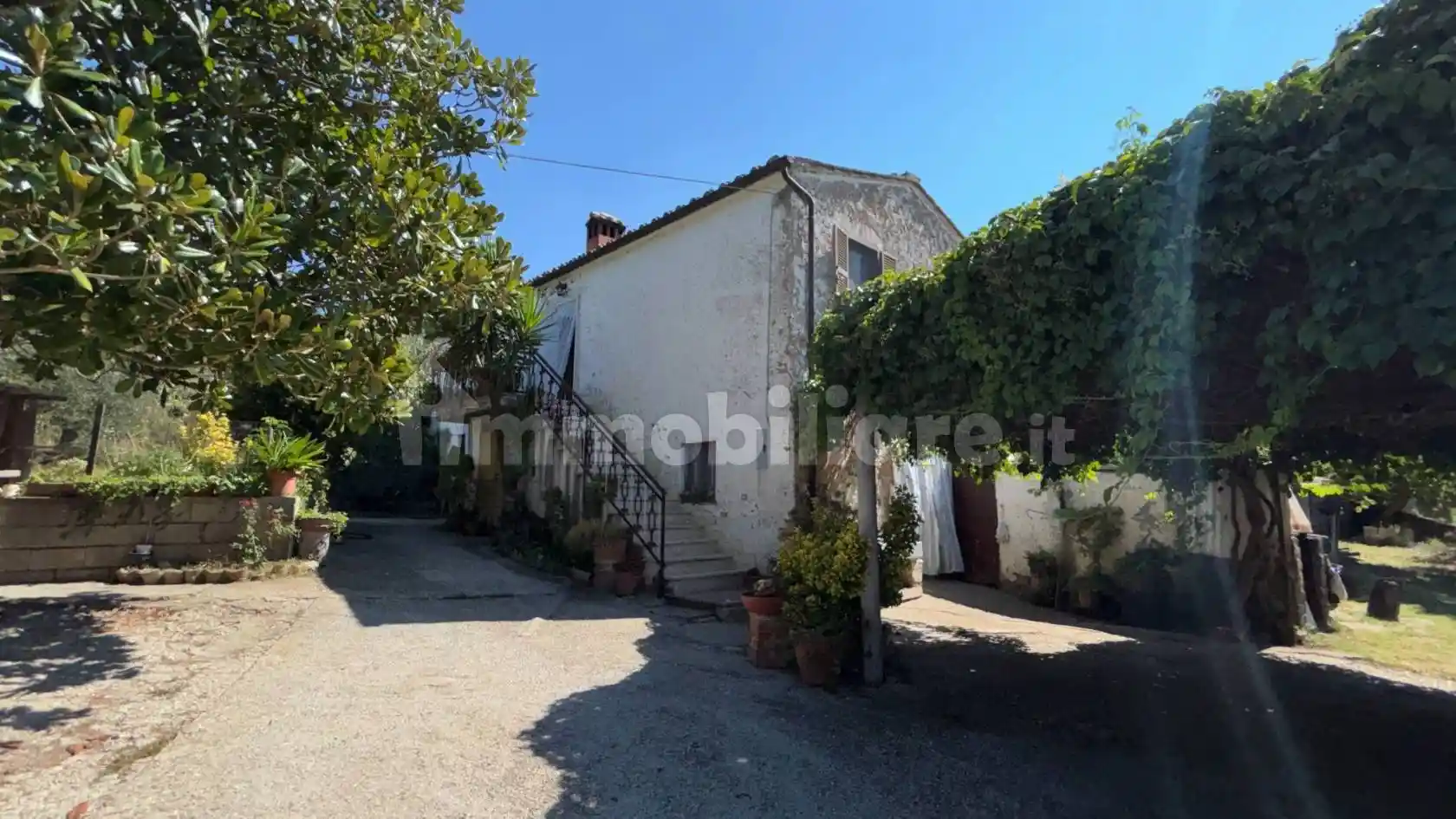 Rustico - Casale in vendita a Montebuono