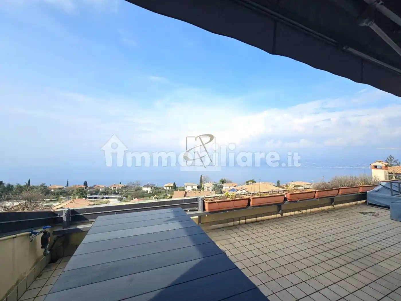 Villa in affitto a Torri del Benaco