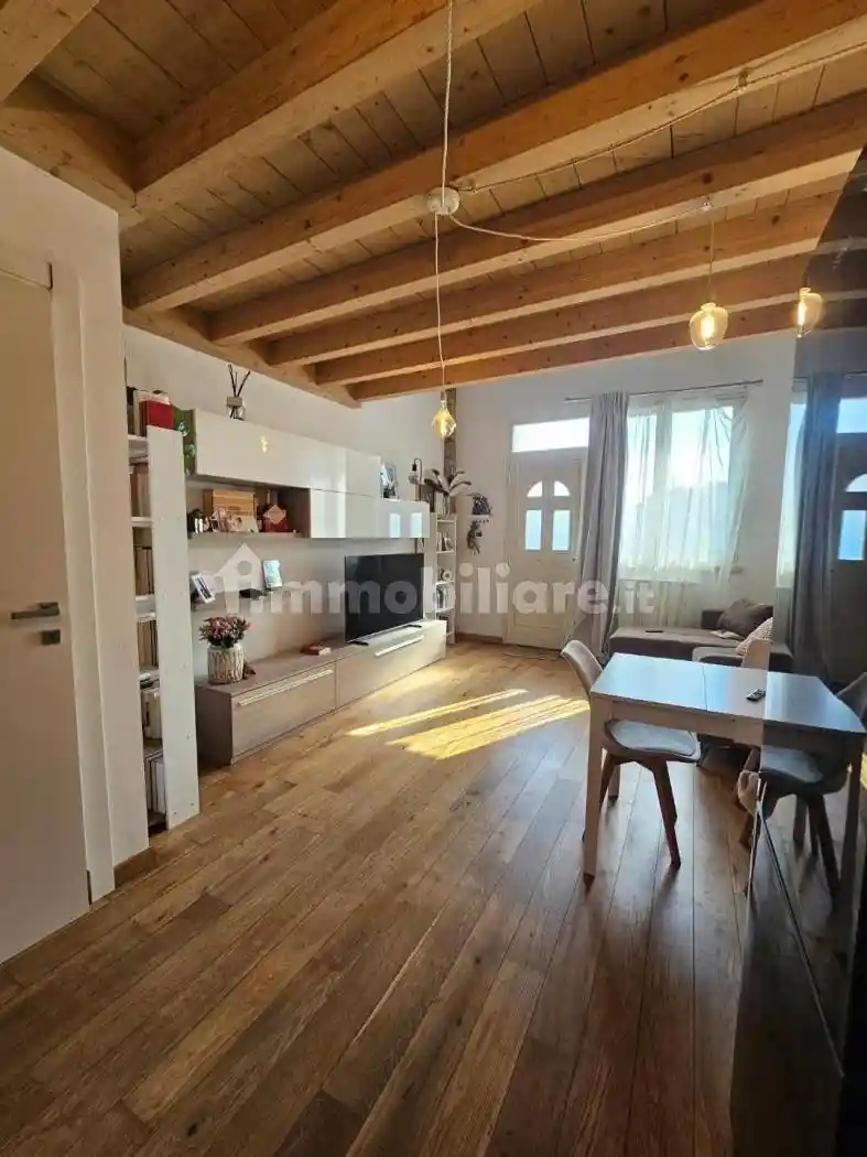 Casa indipendente in vendita a Collesalvetti