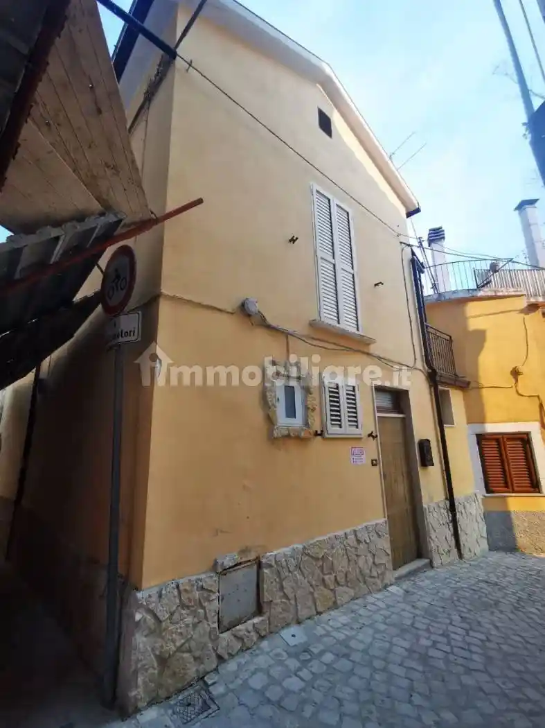 Casa indipendente in vendita a Lettomanoppello