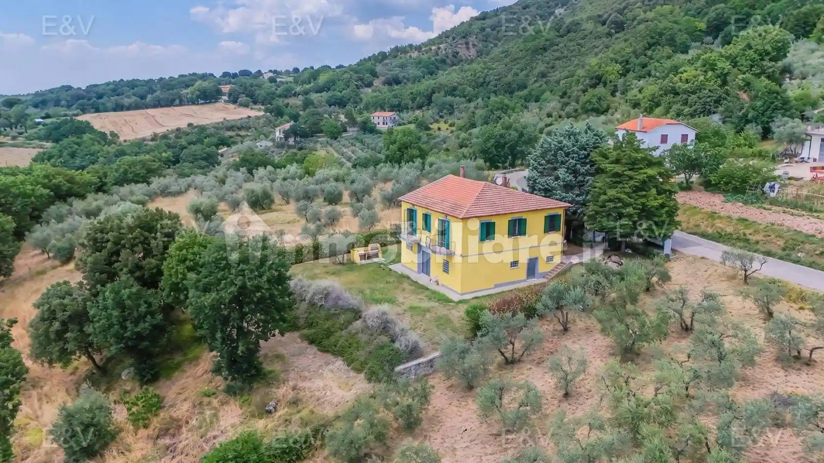 Rustico - Casale in vendita a Terni