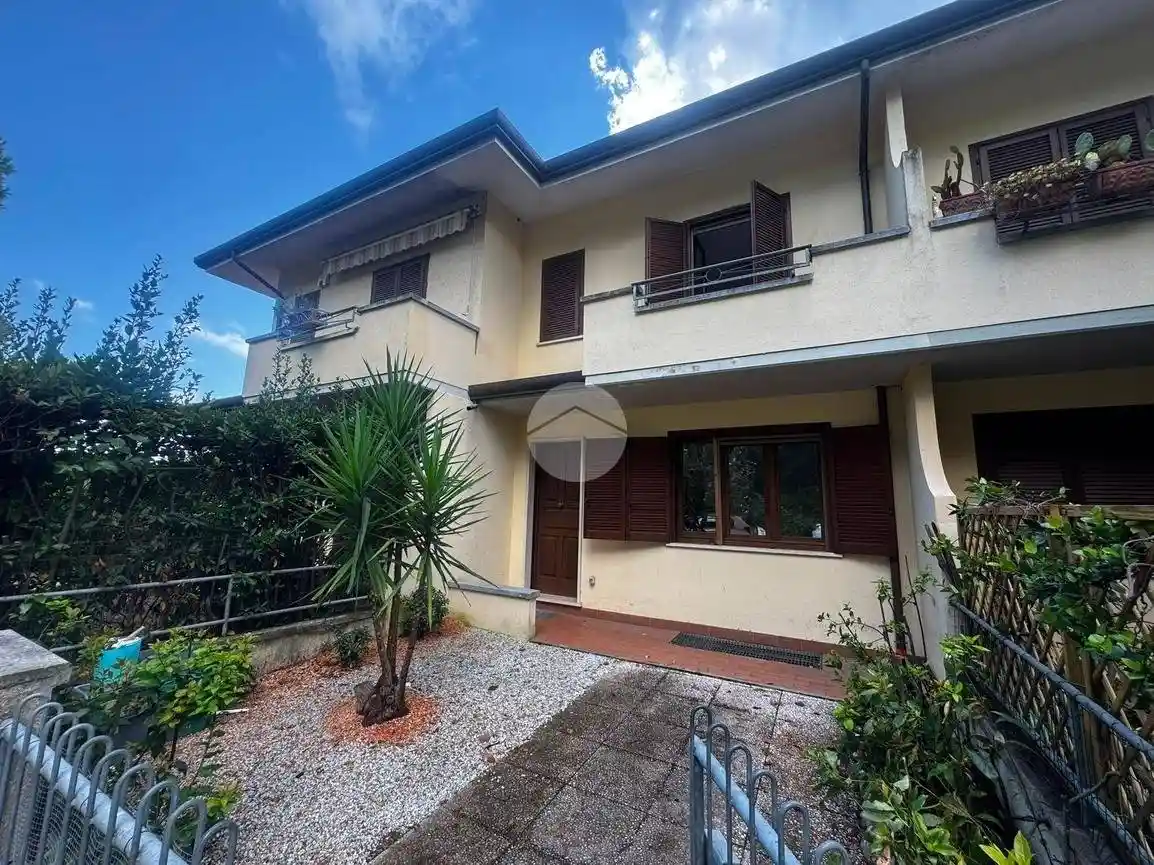 Villetta a schiera in vendita a Viareggio