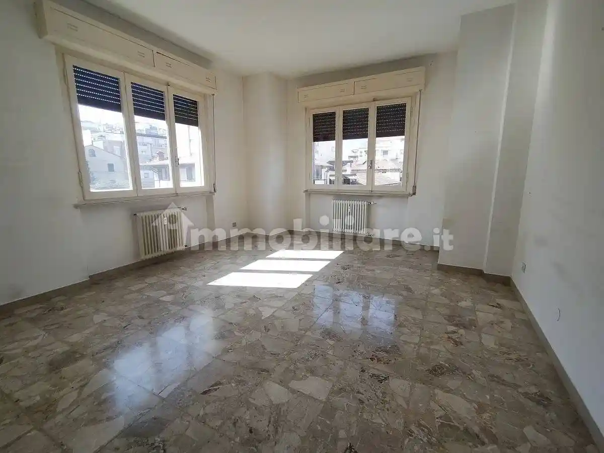 Appartamento in vendita a Falconara Marittima