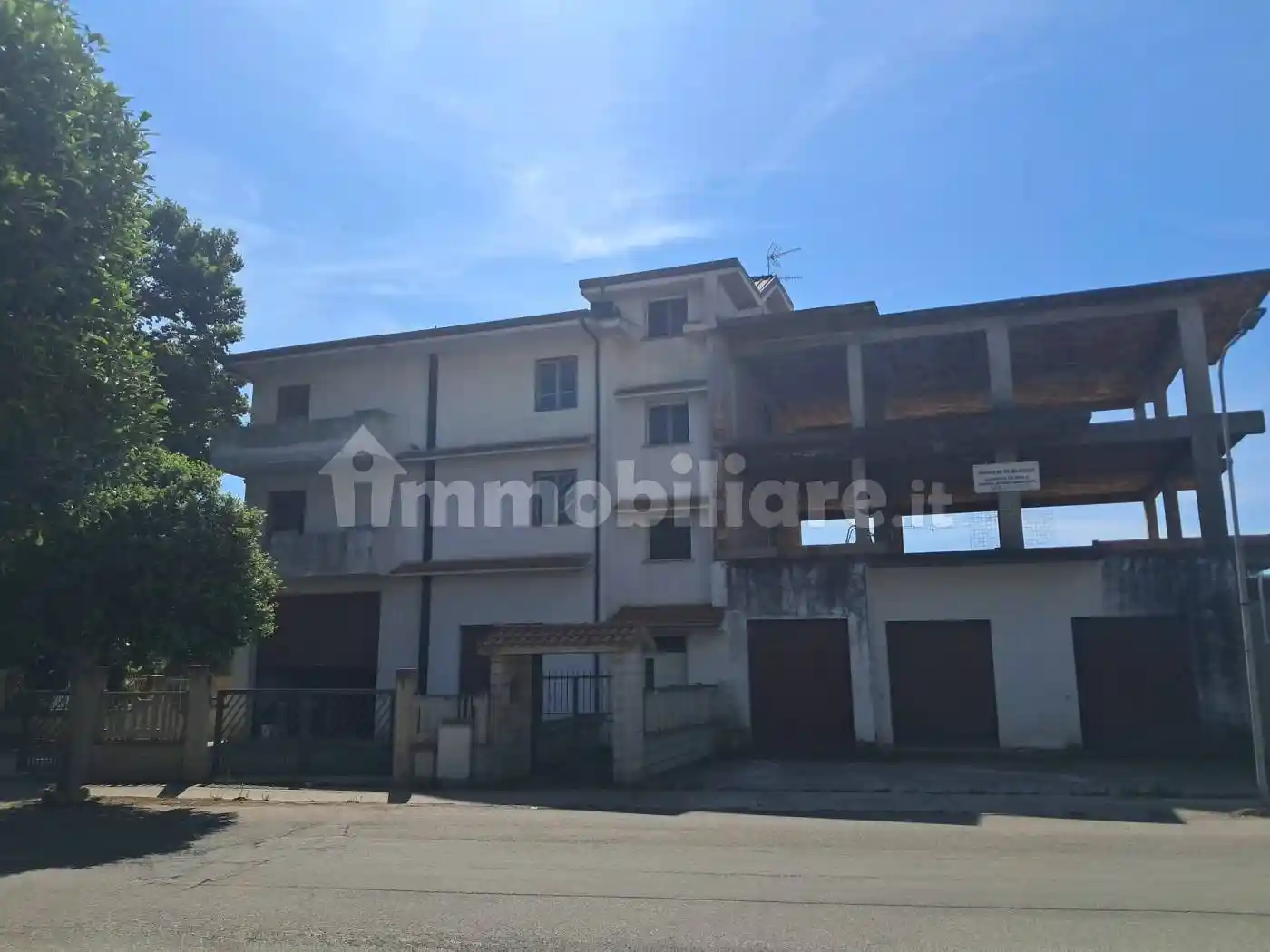 Palazzo - Edificio in vendita a Cropani