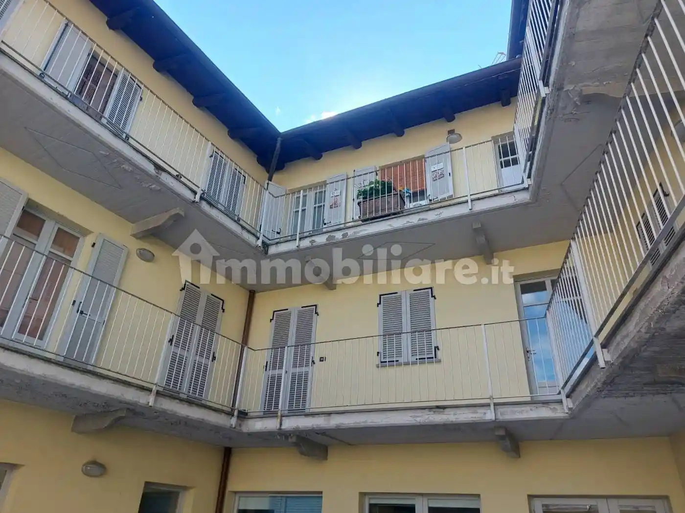 Appartamento in vendita a Front