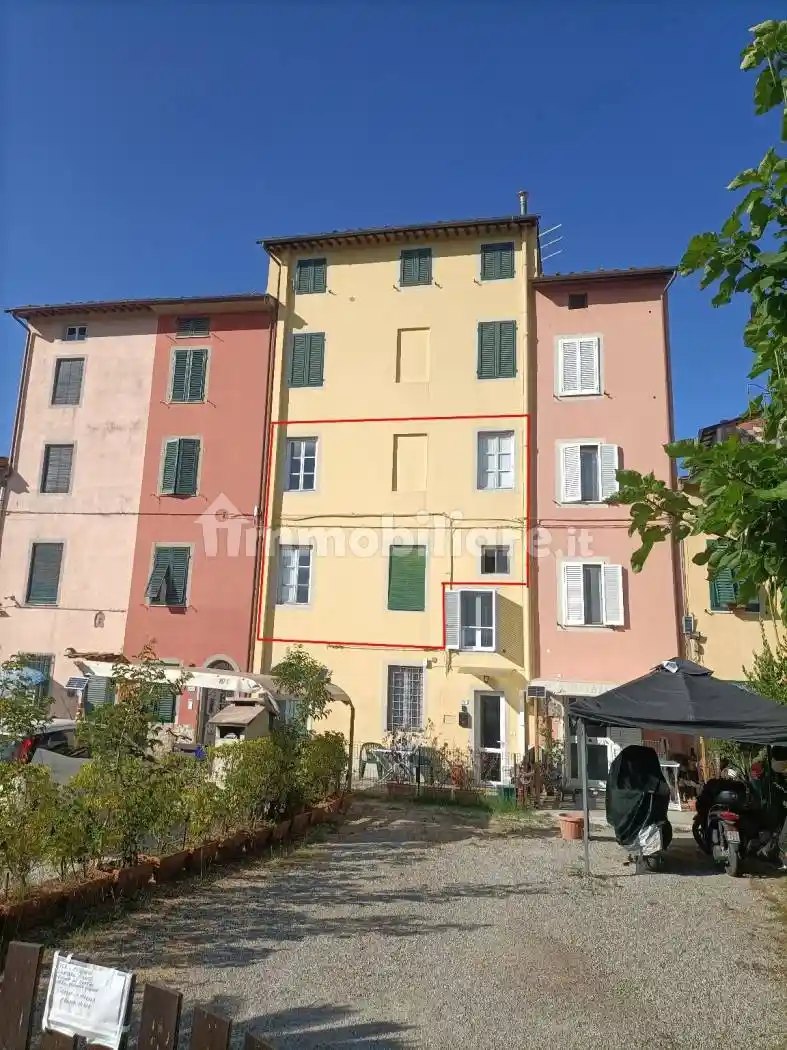 Casa indipendente in vendita a Lucca