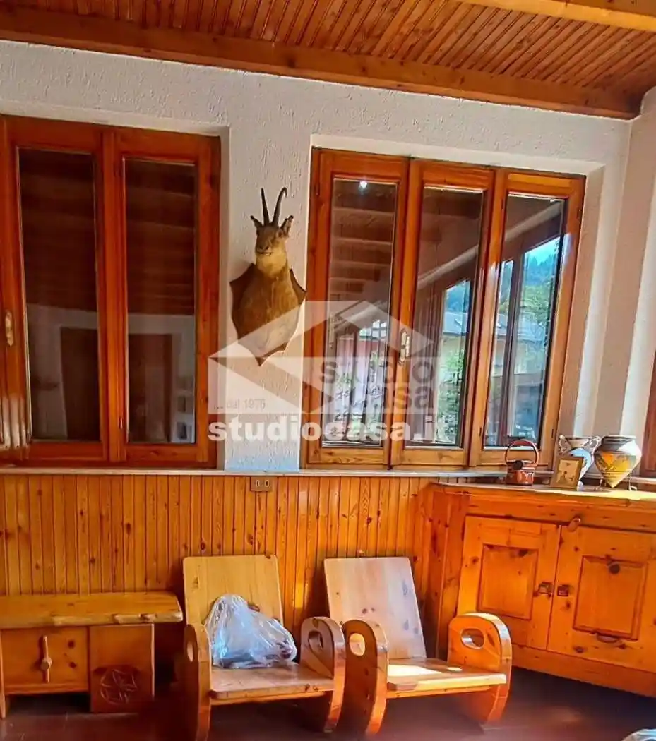 Villa in vendita a Val Brembilla