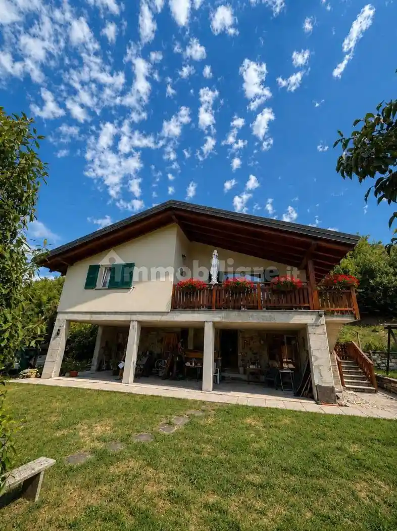 Villa in vendita a Porto Valtravaglia