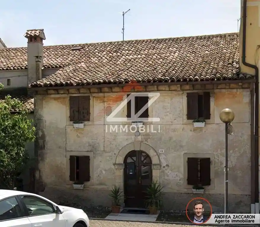 Casa indipendente in vendita a Colle Umberto