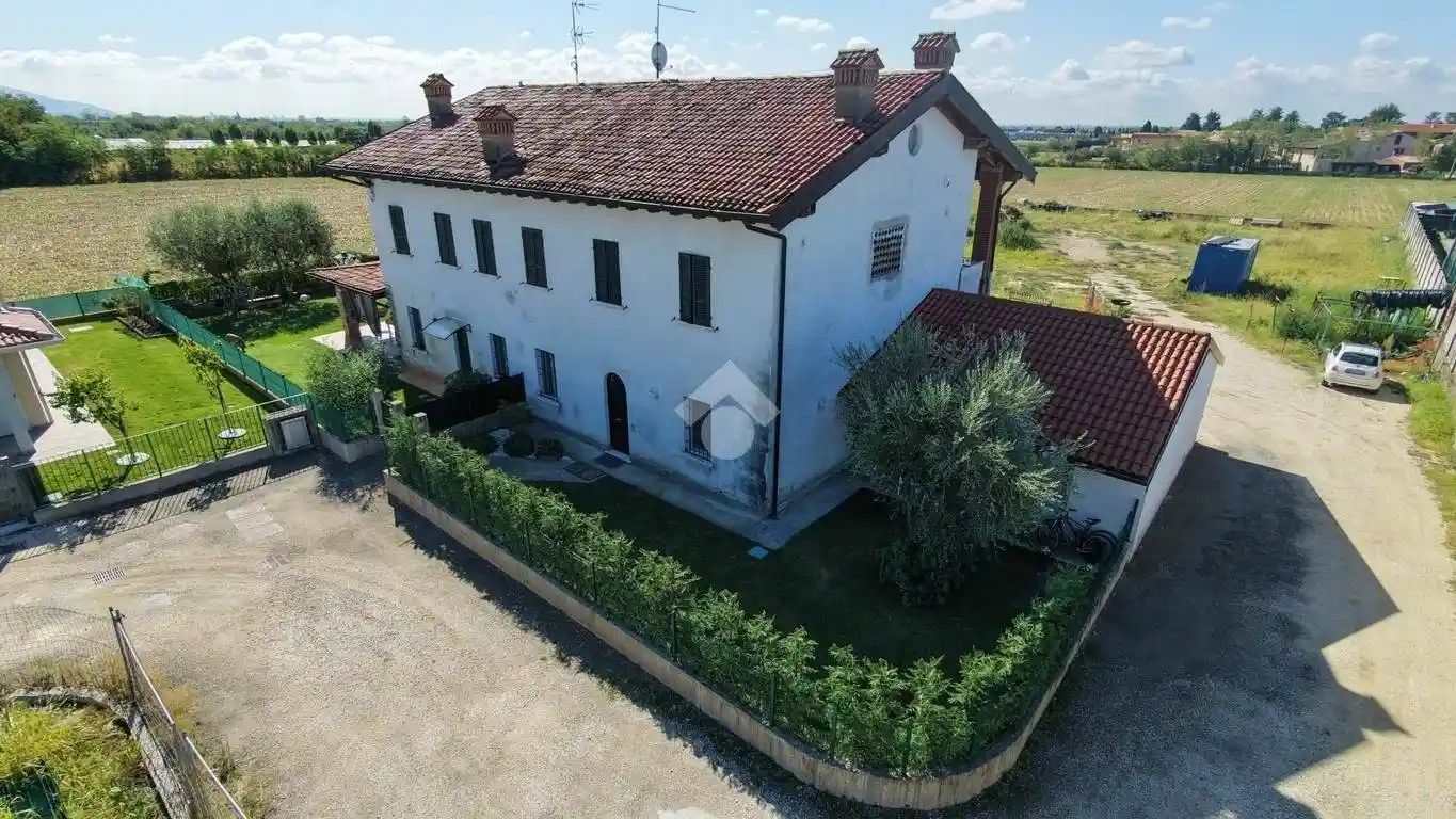 Casa indipendente in vendita a Cazzago San Martino