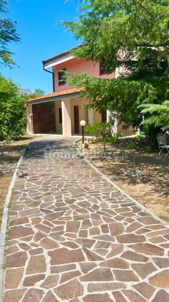 Villa in vendita a Castiglione a Casauria