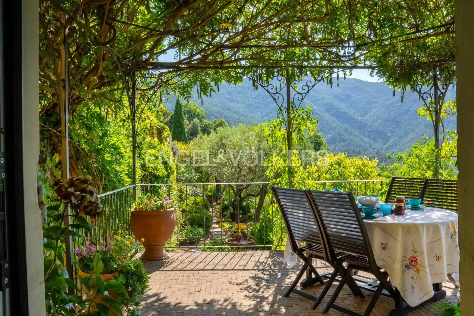 Casa indipendente in vendita a Castiglione Chiavarese