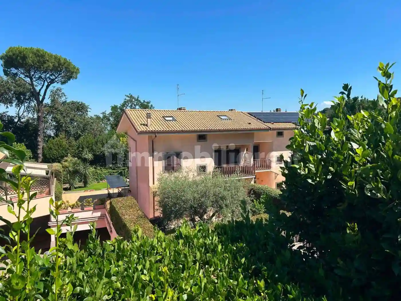 Villa - foto 2