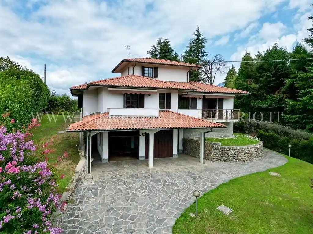 Villa in vendita a Monte Marenzo