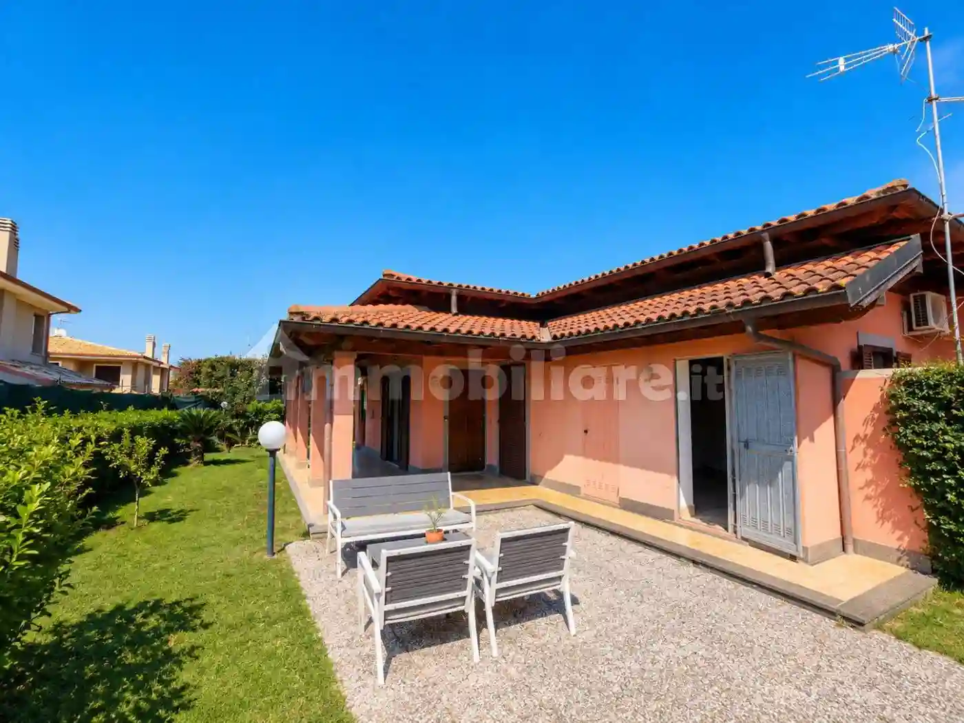 Villa - foto 2