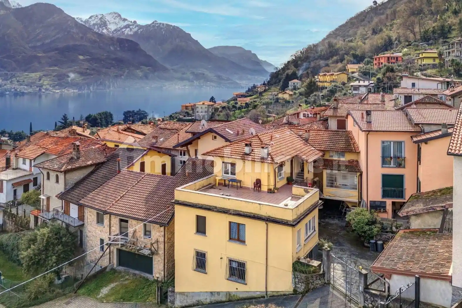 Appartamento in vendita a Oliveto Lario