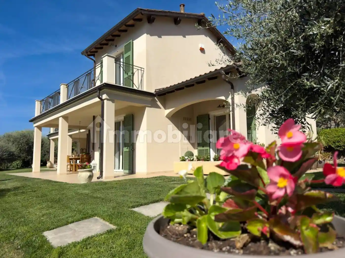 Villa in vendita a Bordighera