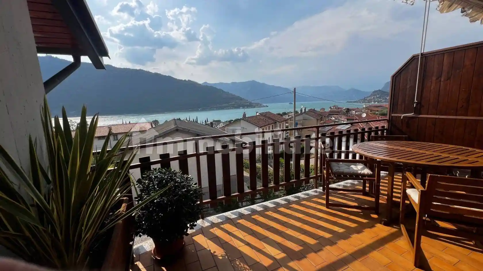 Appartamento in affitto a Sale Marasino