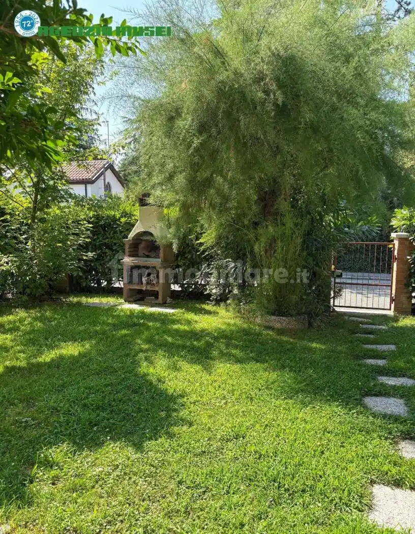 Villa in vendita a Granarolo dell'Emilia