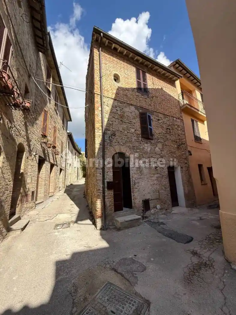 Casa indipendente in affitto a Bevagna