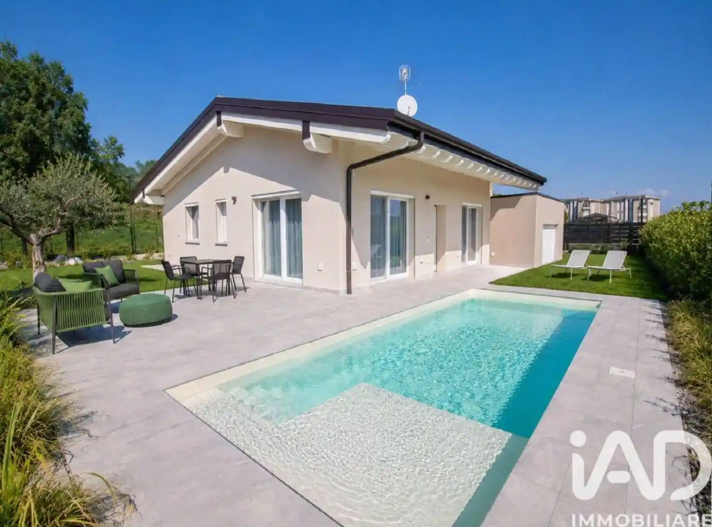 Villa in vendita a Castelnuovo del Garda