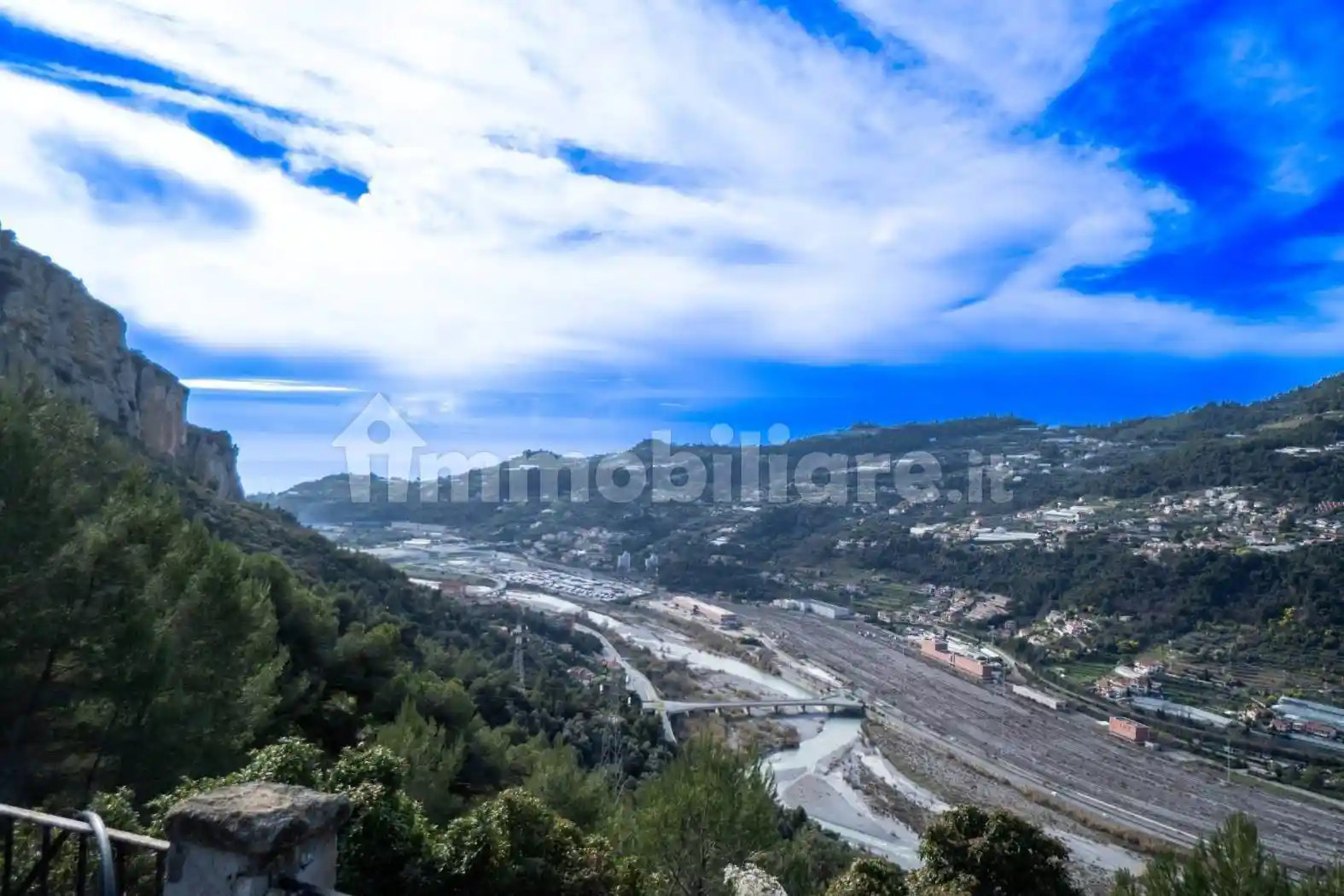 Appartamento in vendita a Camporosso