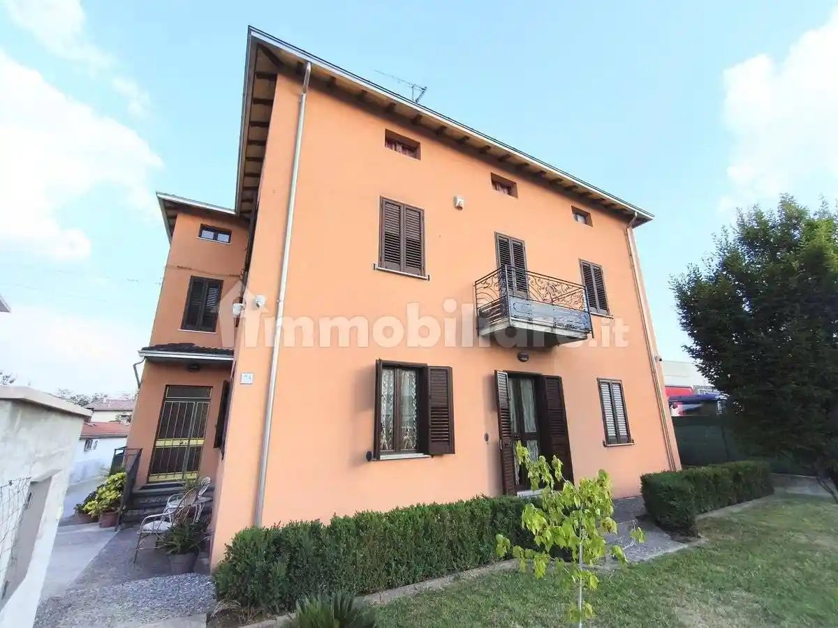 Villa in vendita a Medesano