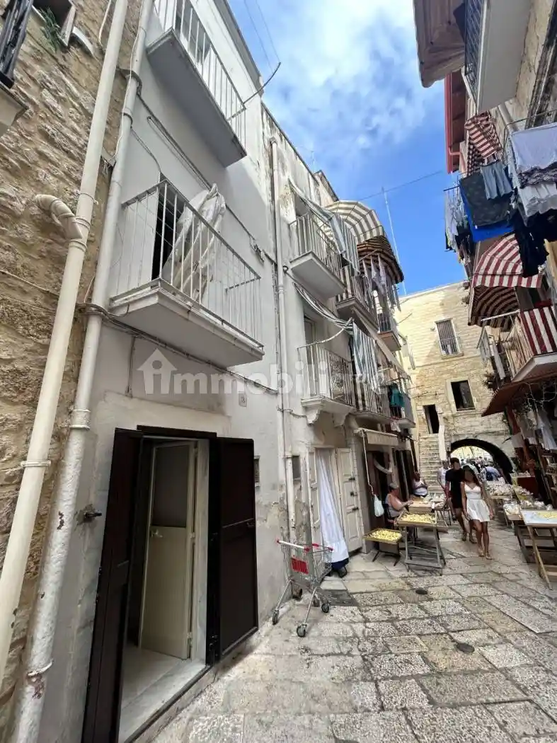 Palazzo - Edificio in vendita a Bari
